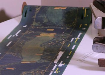 Spotlight golf machine that enabled the golfers to play 18 holes in the comfort of their homes