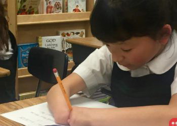 Girl Without Hands Wins National Handwriting Competition