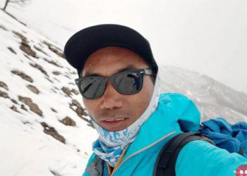 Nepal Man Climbs Everest for 23rd Time, Sets Record
