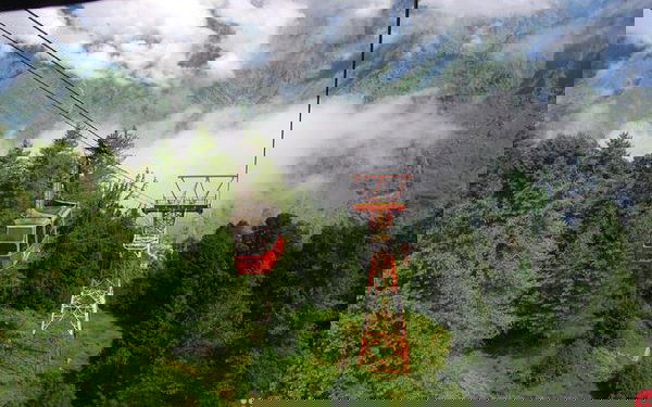 Cables Cars in Indian City of Varanasi to Control Pollution