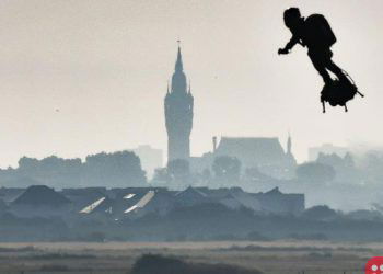 Frenchman Franky Zapata crosses English Channel on hoverboard