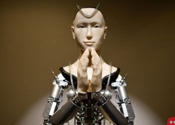 A Robotic Priest in a Buddhist Temple in Japan!