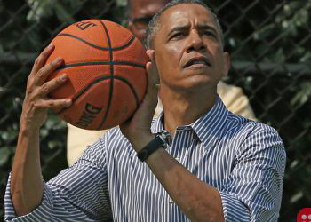 Barack Obama’s high school basketball jersey sells for $120,000!