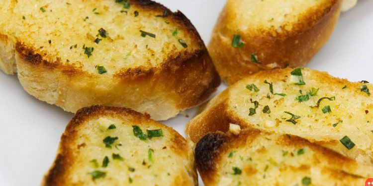 Domino’s to pay $30 per hour to taste their garlic breads!