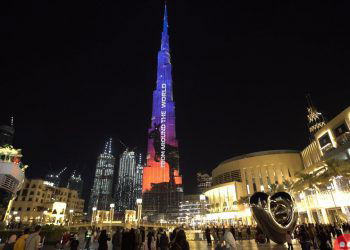 Burj Khalifa lights up in support for Australia over devastating wildfires
