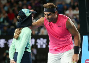 Rafael Nadal hits ball girl with shot, apologizes with a kiss