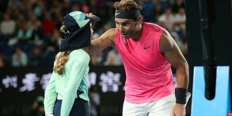 Rafael Nadal hits ball girl with shot, apologizes with a kiss