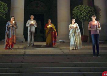 Indians light lamps, candles to mark fight against coronavirus