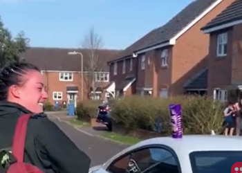 Paramedic receives appreciation on her way to work