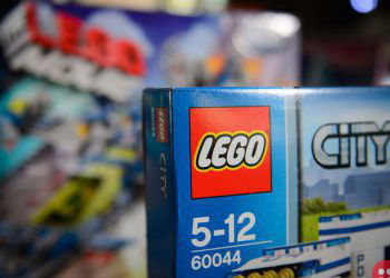 Lego produces 13,000 masks per day for healthcare workers