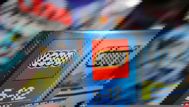 Lego produces 13,000 masks per day for healthcare workers