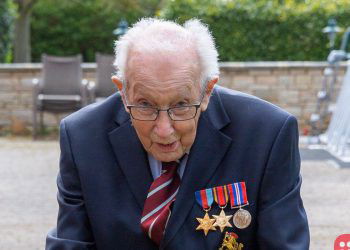 99-year-old war veteran raises 4 million pounds for NHS!