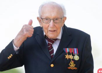 Captain Tom Moore to be knighted for coronavirus fundraising for NHS