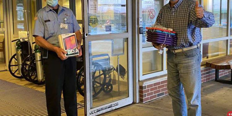 Man donates iPads to help elderly stay connected with family