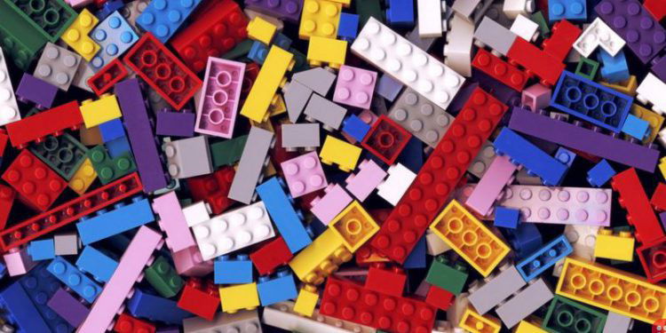 LEGO pledges to phase out single-use plastic packaging
