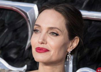 Angelina Jolie makes surprise donation to boys’ charity lemonade stand