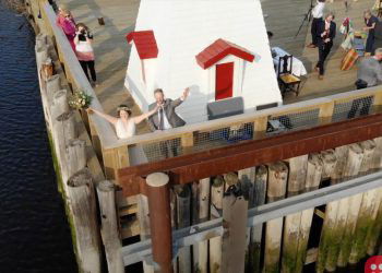 Couple get married at US-Canada border to ensure guests from both nations can attend wedding