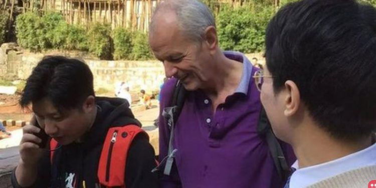 British diplomat saves Chinese woman from drowning, becomes internet hero