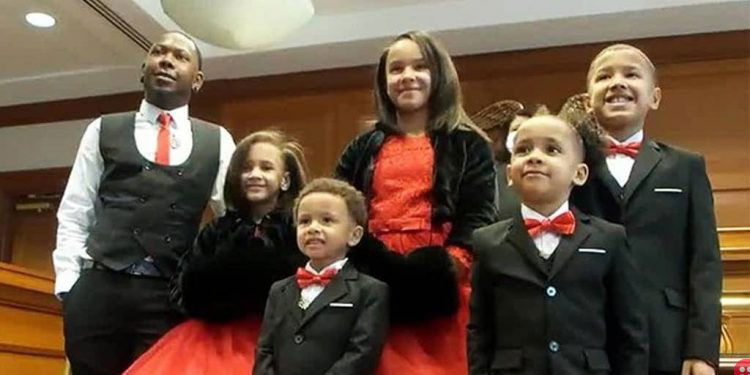 29-year-old single man adopts 5 siblings because he didn’t want them to be separated