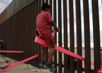 Pink seesaws at US-Mexico wall win top design award