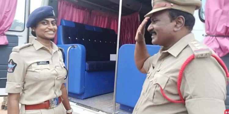 Heartwarming photo of cop father saluting Superintendent daughter goes viral!