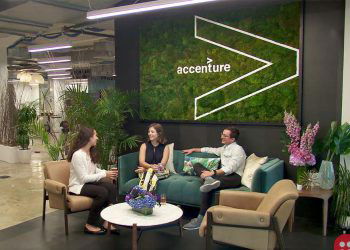 Accenture To Hire 150 Moms For ‘highly coveted roles’