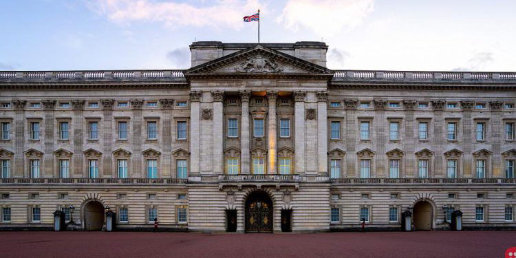 Buckingham Palace Gardens To Open to Visitors This Summer