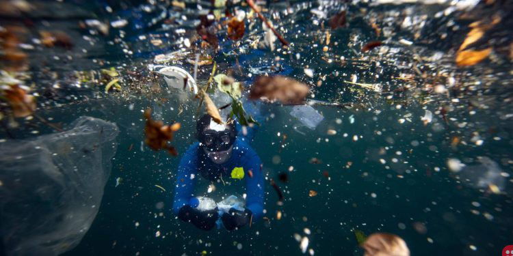 Coldplay sponsors machine to clean world’s oceans of plastic